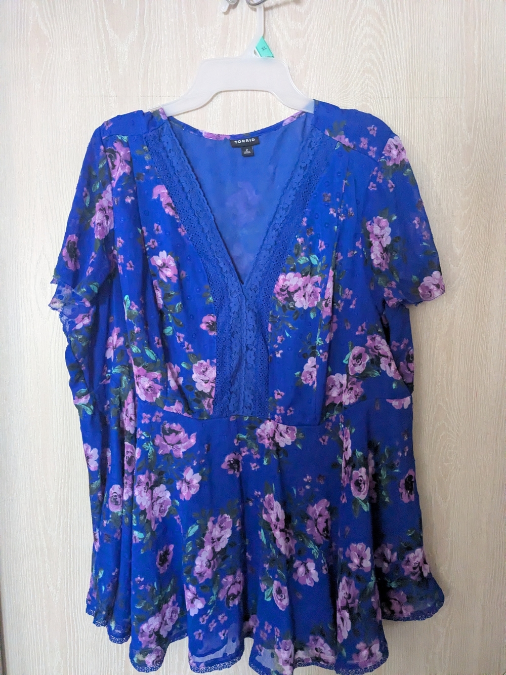 torrid Royal Blue Floral Lace Trim V-Neck Peplum Top